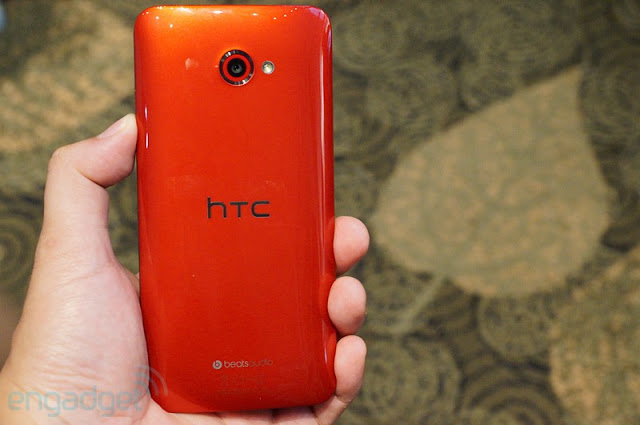 Back of HTC Butterfly S